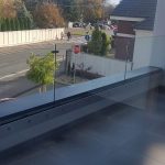 Samonosné zábradlia upevnené do podlahovej lišty
